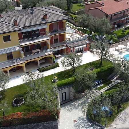 Villa Due Leoni - Residence Brenzone sul Garda Bagian luar foto