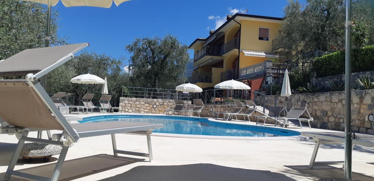Villa Due Leoni - Residence Brenzone sul Garda Bagian luar foto