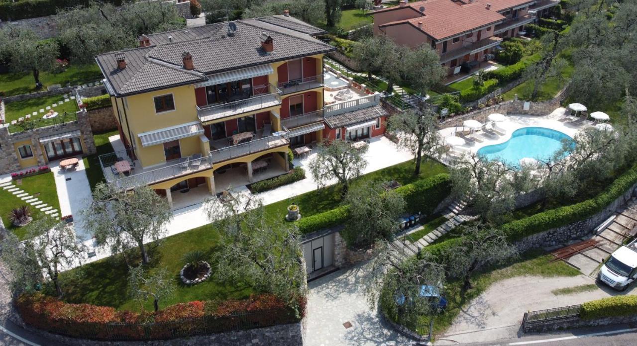 Villa Due Leoni - Residence Brenzone sul Garda Bagian luar foto